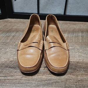 Yanko Classic Tan Leather Loafers Size 6